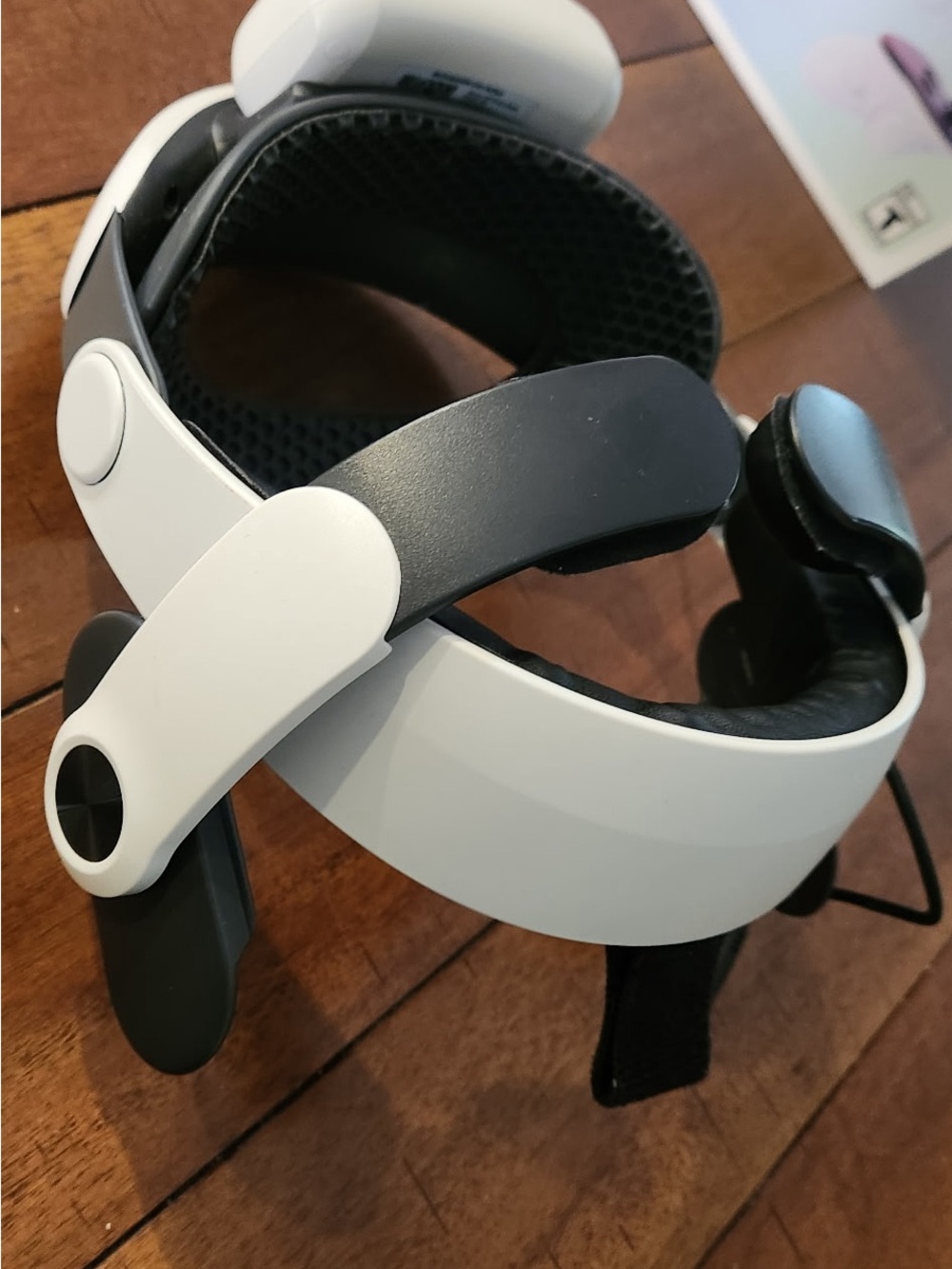Quest 3 Standalone VR Headset - White - Picture 7 of 8
